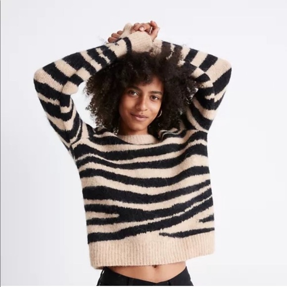 Madewell Sweaters - Madewell Shrunken Pullover fuzzy soft Sweater in Tiger Stripe size large